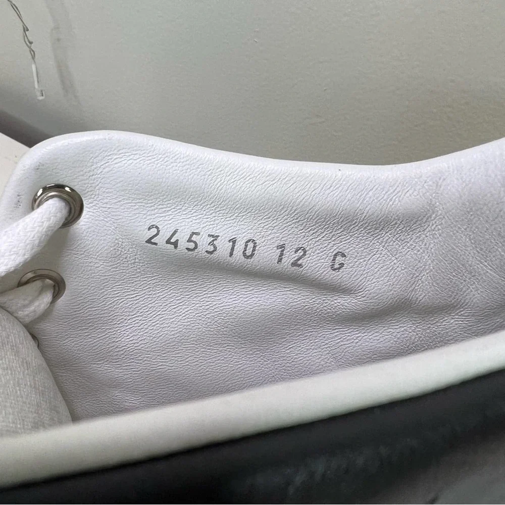 Gucci Black and White High Top Sneakers. Size: 12 Vintage GG Supreme Sneaker